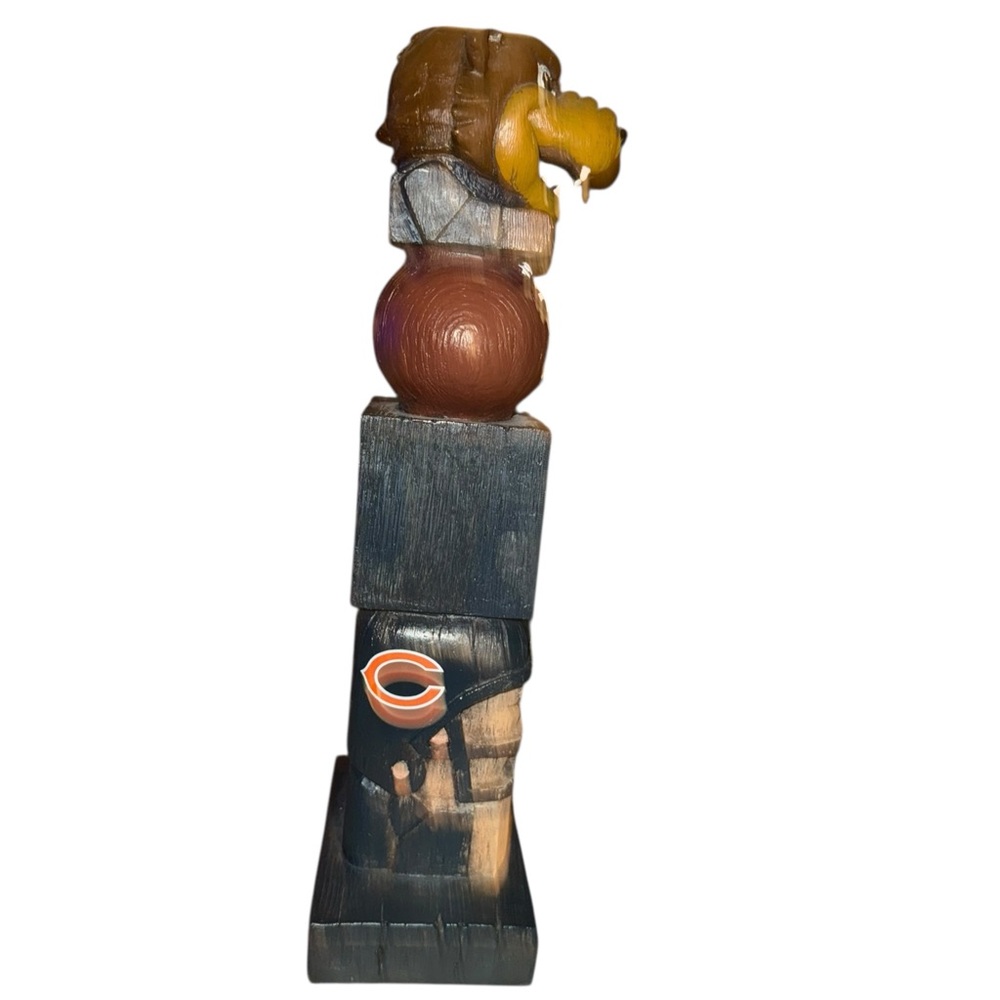 🏈 Chicago Bears Carved Wooden Totem Statue | NFL Garden Decor 🐻 - Picture 3 of 6